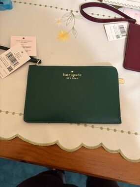 Kate Spade New York Forest Green Wristlet nwt